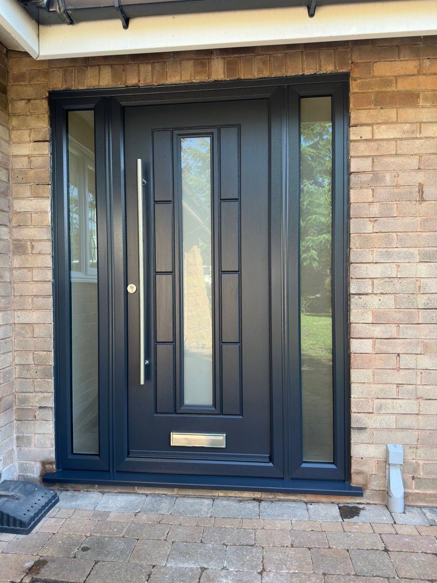 Rockdoor Vermont in Anthracite Grey supplied and fitted in Nottingham @rockdoorltd verysecuredoors.co.uk/rockdoor/ #rockdoors #rockdoor #compositedoor #compositedoors #frontdoor #frontdoors #homeimprovement