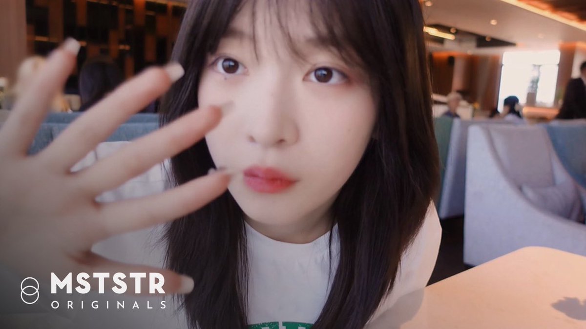 Billlieofficial's tweet photo. [VIDEO] [B-side log] in Vietnam #2ㅣ아름다운 해양도시 퀴논시🌊ㅣ베트남의 열기처럼 뜨거웠던 공연 현장🔥

🔗 https://t.co/upDiick5Yk

#Billlie #빌리 #B_side_log https://t.co/QP1o7kgqnO