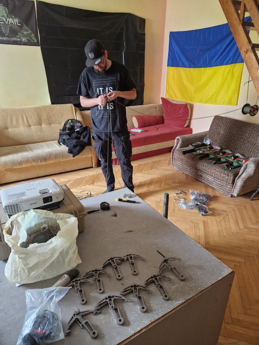 Swampy_EOD_Ukr's tweet image. Sunday funday. Slowly starting to pack up Hook and line kits. 
Only another 2435 to go 🤣🤣🤣🤣

Still waiting on the first batch of paracord to come through and have an order for 130 kits from 3rd separate assault. 

No day is ever a rest day