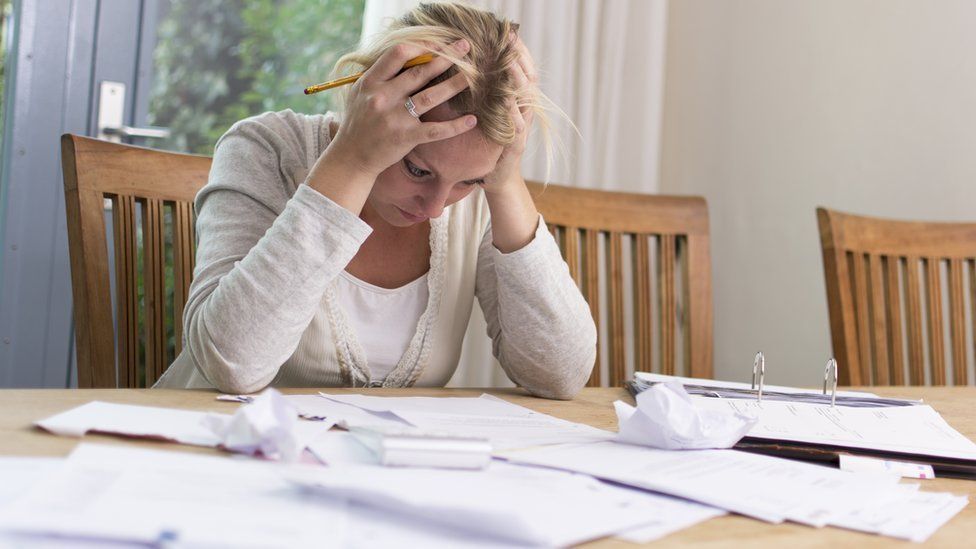 How can I pay off my debts and what help is available? 
Two years of rising prices have left many people struggling to pay their bills and in debt. 
So what can you do if you find yourself in difficulty? 
bbc.co.uk/news/business-… 

#debt #moneymonday #moneyadvice #moneyhelp