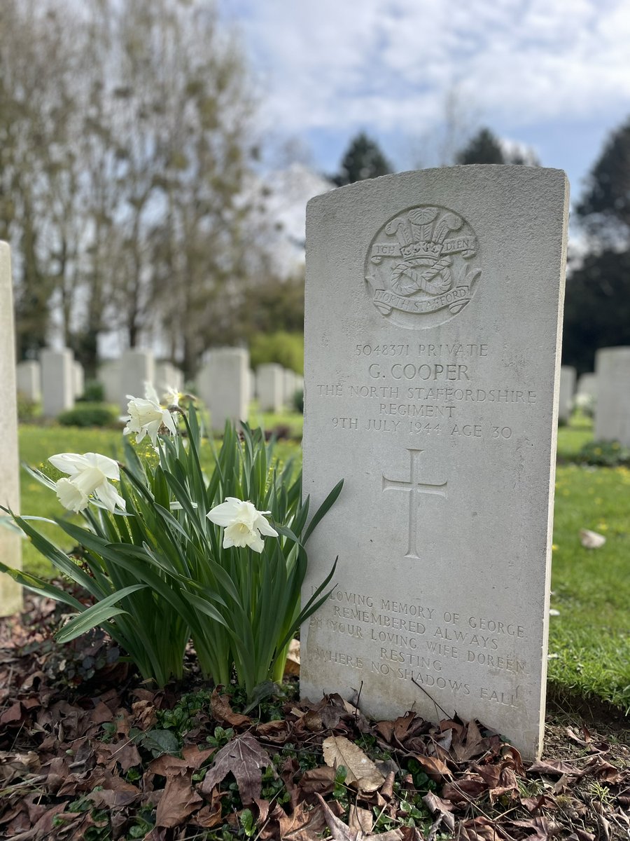 📍 Cambes-en-Plaine War Cemetery, Normandy.

Do you know the story of anyone buried here? Preserve it with For Evermore:
ow.ly/xrv750RjNNw

#LegacyofLiberation #DDay80