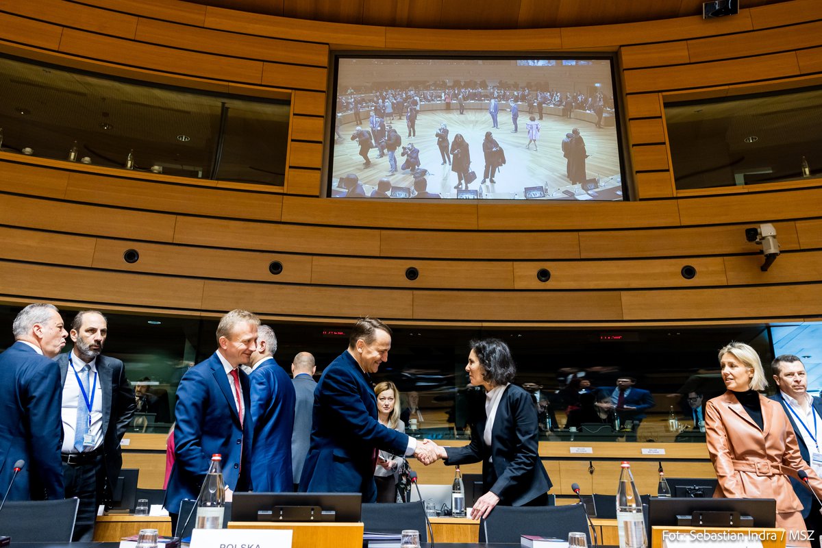 Today, FM @sikorskiradek participates in a meeting of the 🇪🇺 Foreign Affairs Council #FAC in Luxembourg. Discussions will focus on the European Union's continued support for Ukraine 🇺🇦 and Sudan 🇸🇩 as well as its actions in the face of the Middle East conflict.