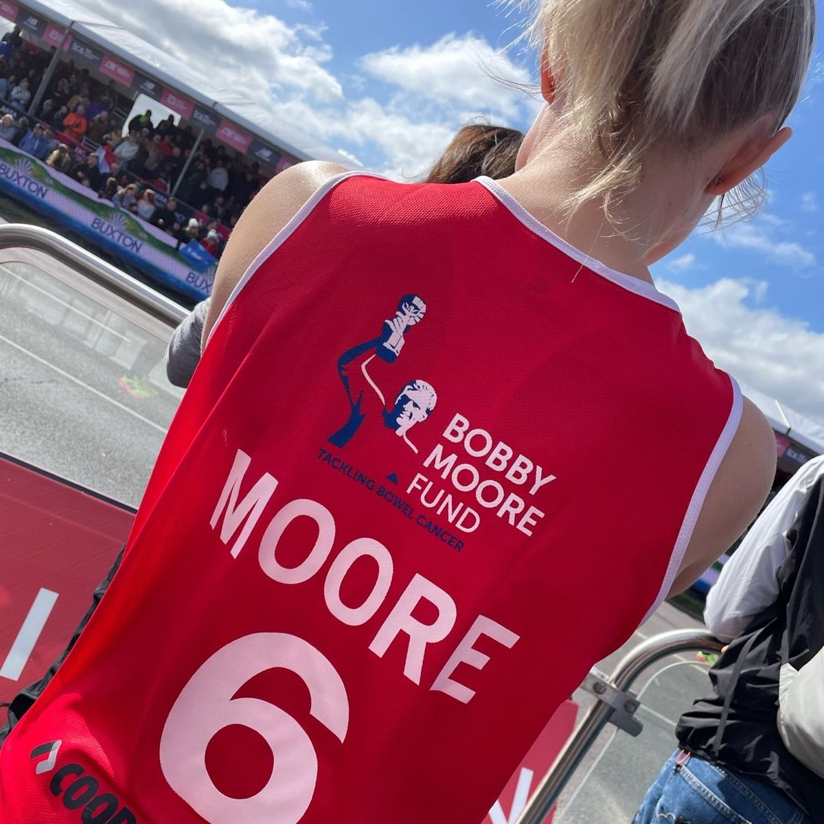 Congratulations and well done to @IzzyChr17 for completing the @LondonMarathon and raising funds for the Bobby Moore Fund. 

Izzy's support has been incredible and will help us continue to fund vital bowel cancer research. 

See you this week for #FootballShirtFriday ❤️