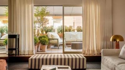 kseitel's tweet photo. A new color palette, mirrors, and some other simple changes give a completely new look to the space https://t.co/acFLBzYIUG https://t.co/PpVuQ8lZSD