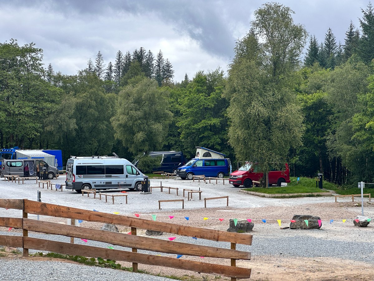 🚐 Looking for the perfect spot to park your campervan while exploring the stunning Scottish Highlands? Eat, stay, and play at Nevis Range Campervan Park! 🌲 ✨ Book Now: nevisrange.co.uk/accommodation/…