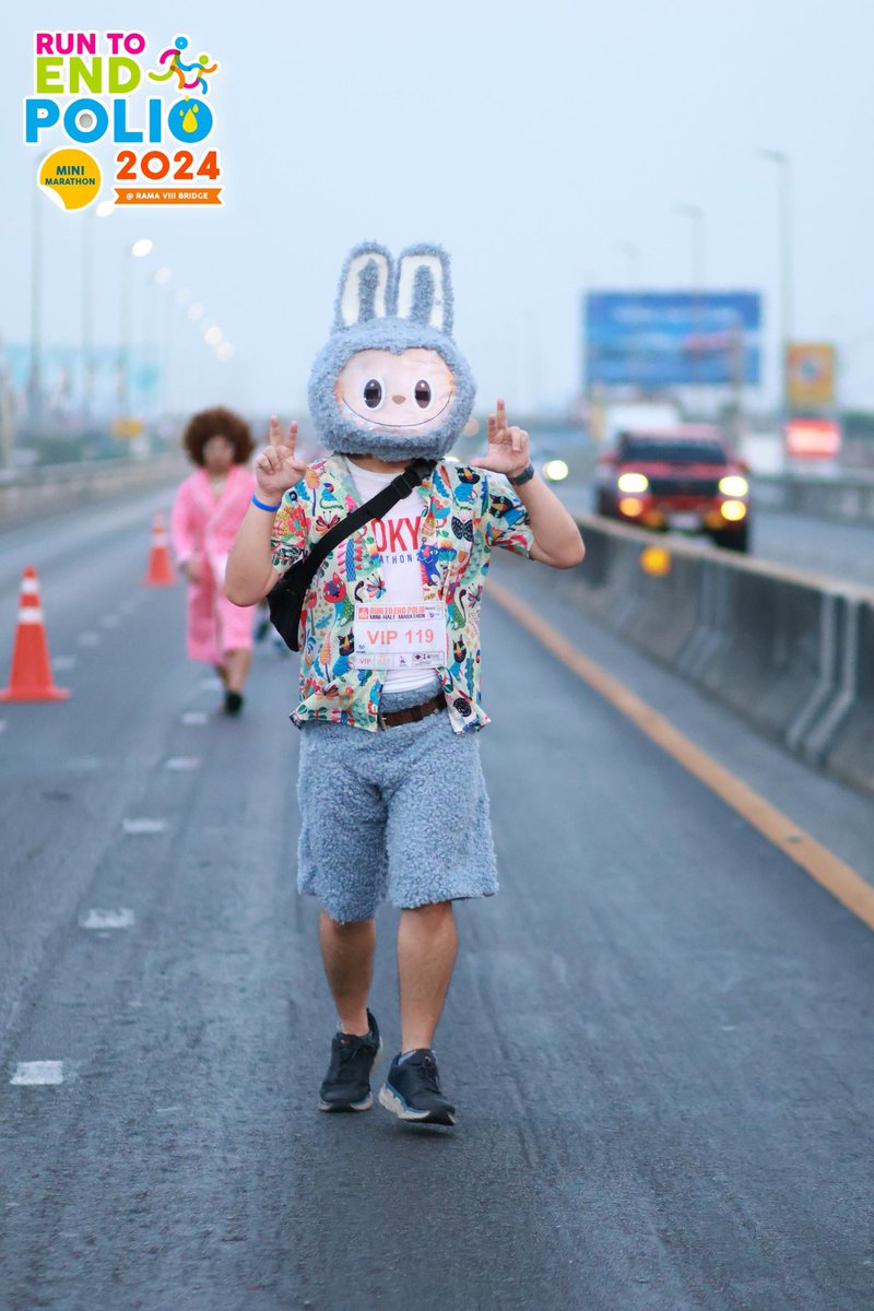pchy_ch's tweet photo. ถ้าราคาน้อนลาบูบู้จะ To the Moon 🌙
มาจุ้มเราแทนก็ได้นะ.. ไซส์ใหญ่ กอดนุ่ม จุ้มได้จิ้มได้ราคาไม่แพง 😁😁
#RunPchyRun #RunToEndPolio2024
#theXteamRunners #theXteamAndFriends
#FancyRunner #ครอบครัวแฟนซี #MascotRunner https://t.co/jS1h3rr4iG