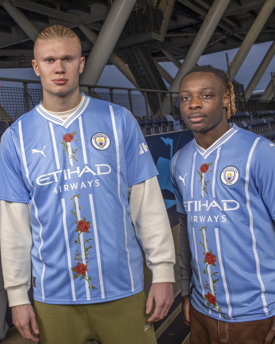 🌹 Manchester City and @okx’s New ‘Unseen’ digital collectible shirt. 👕