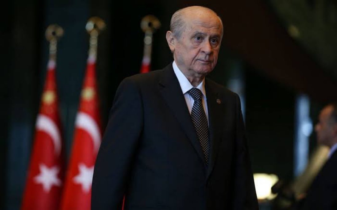 🇹🇷🐺-Devlet Bahçeli :

Les salopards qui refusent d'accepter le drapeau turc doivent être
immédiatement déchus de leur citoyenneté turque.