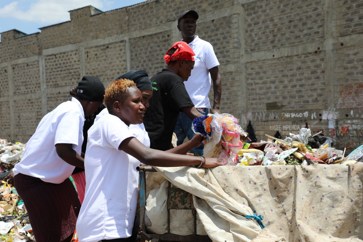 VSOKenya's tweet photo. Happy Earth Day
At VSO, we believe in the power of collective action to tackle environmental challenges. Our #WasteToWork project works with women & youth waste workers to reduce plastic waste & build sustainable communities.
Choose earth over plastics today!
#EarthDay2024 https://t.co/3T7Ur8QqF6
