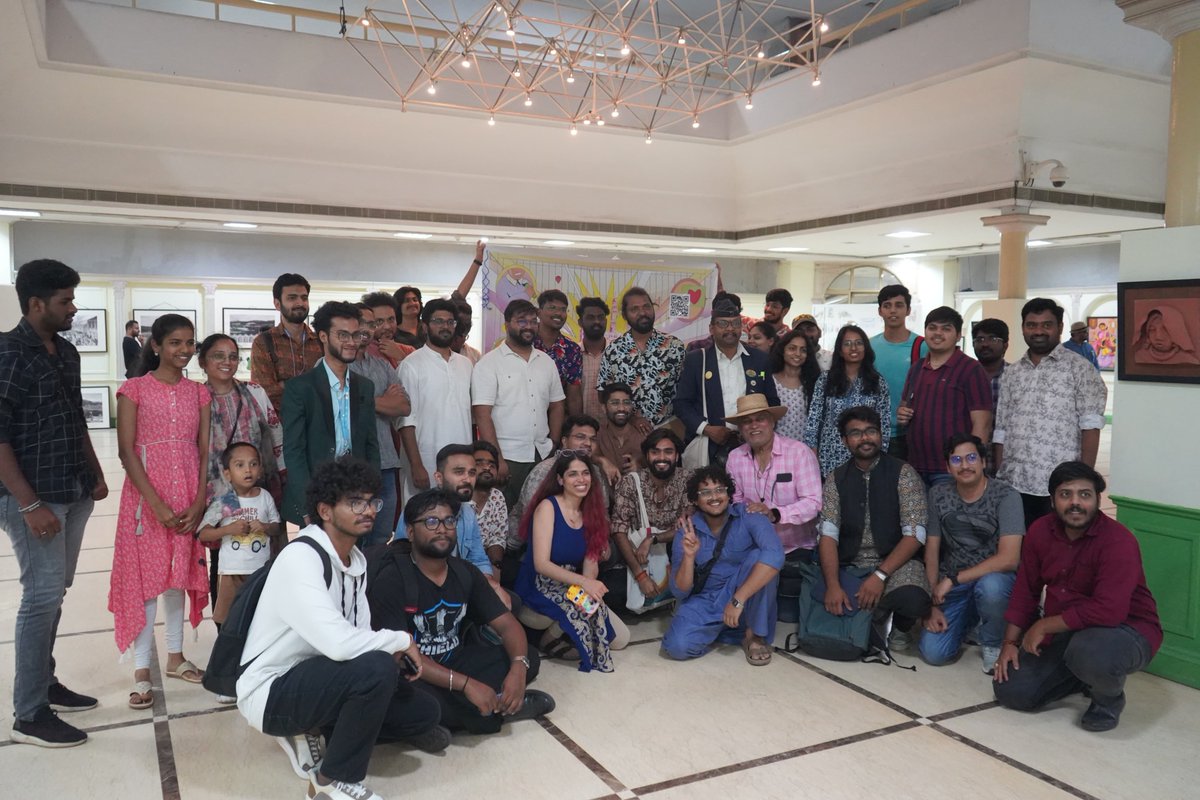 sjmhyd's tweet photo. The panel discussion was followed by AR VR demo by Sai Tej and instrumental music by Gali band from Hampi.
#SalarJungMuseum #AmritMahotsav #designland #TSAA https://t.co/k9KfMoeg9h