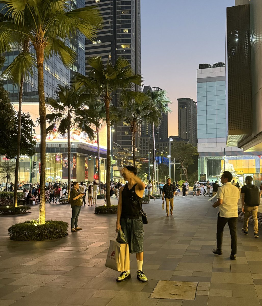 adobomochi's tweet photo. BGC i am in you!!! https://t.co/QyC5qd0zux