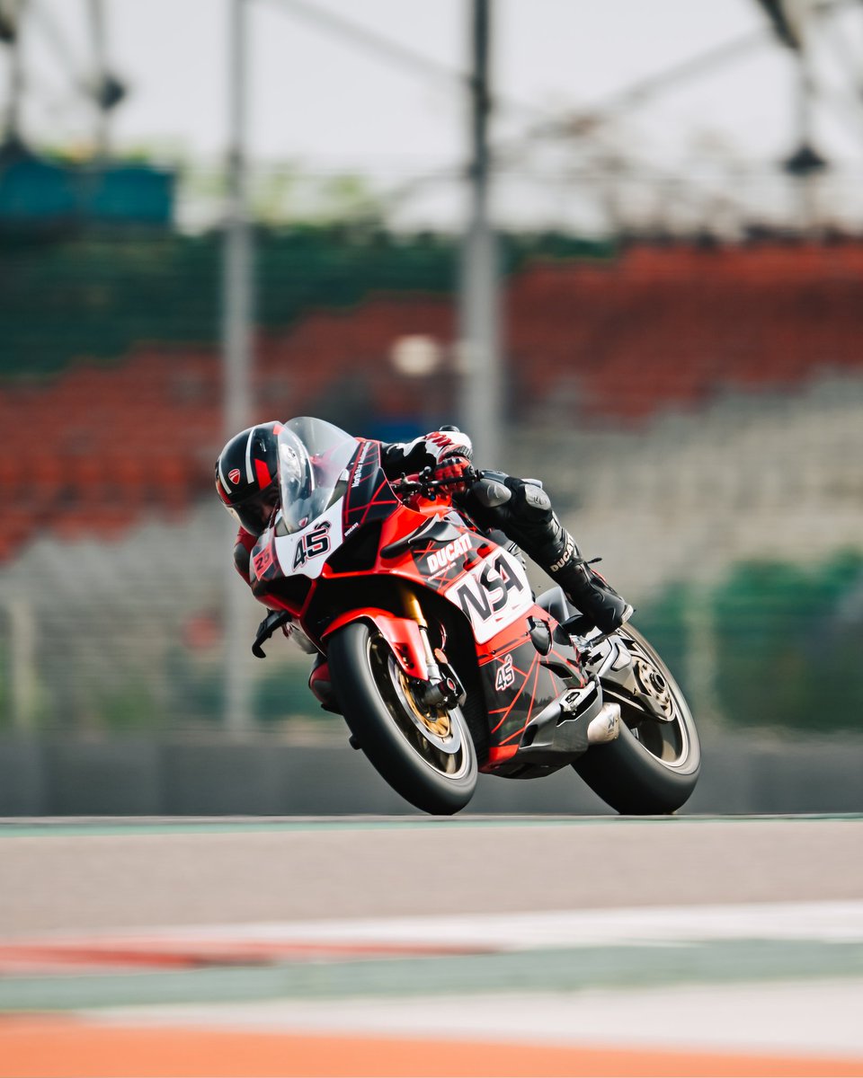 Ducati_India's tweet photo. Another weekend full of fun with the #ISBK Track Days. 🚀🚀🚀
Day 1 at ISBK Track Days @IndianGPF1 brought us the best of Panigale V4 action! Stay tuned for more action from day 2.
#DucatiIndia #DucatiDelhi #TrackDays https://t.co/qz1eWZUopF