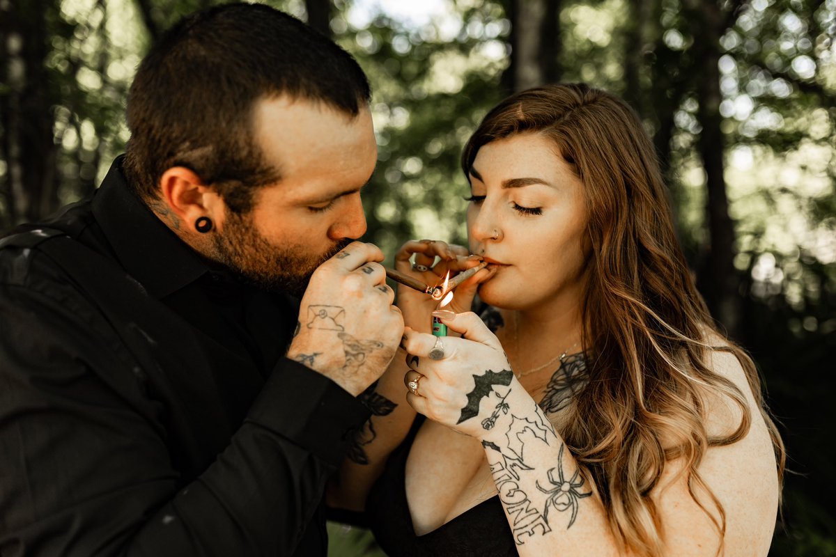 KylaMichelleKay's tweet photo. Had to stop by @Trulieve before taking our wedding photos #4/20 💨🖤 https://t.co/JtI3Bz6B8U