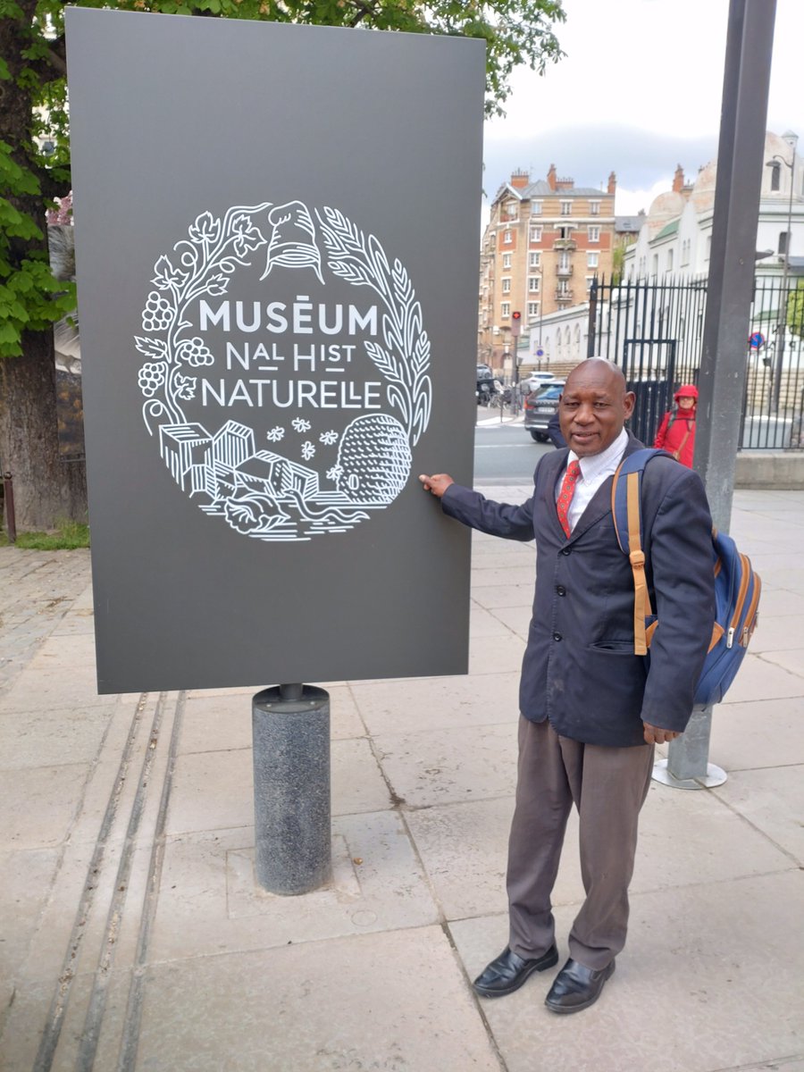 After 2 weeks at the @Musee_Homme, Justus Erus Edung is now on its way back to the @museumsofkenya. @TransEvolPr , @AurlienMounier & @HugoHautavoine were delighted to host him in Paris, and would like to thank the @CampusFrance program for funding his stay at the @Le_Museum. 1/