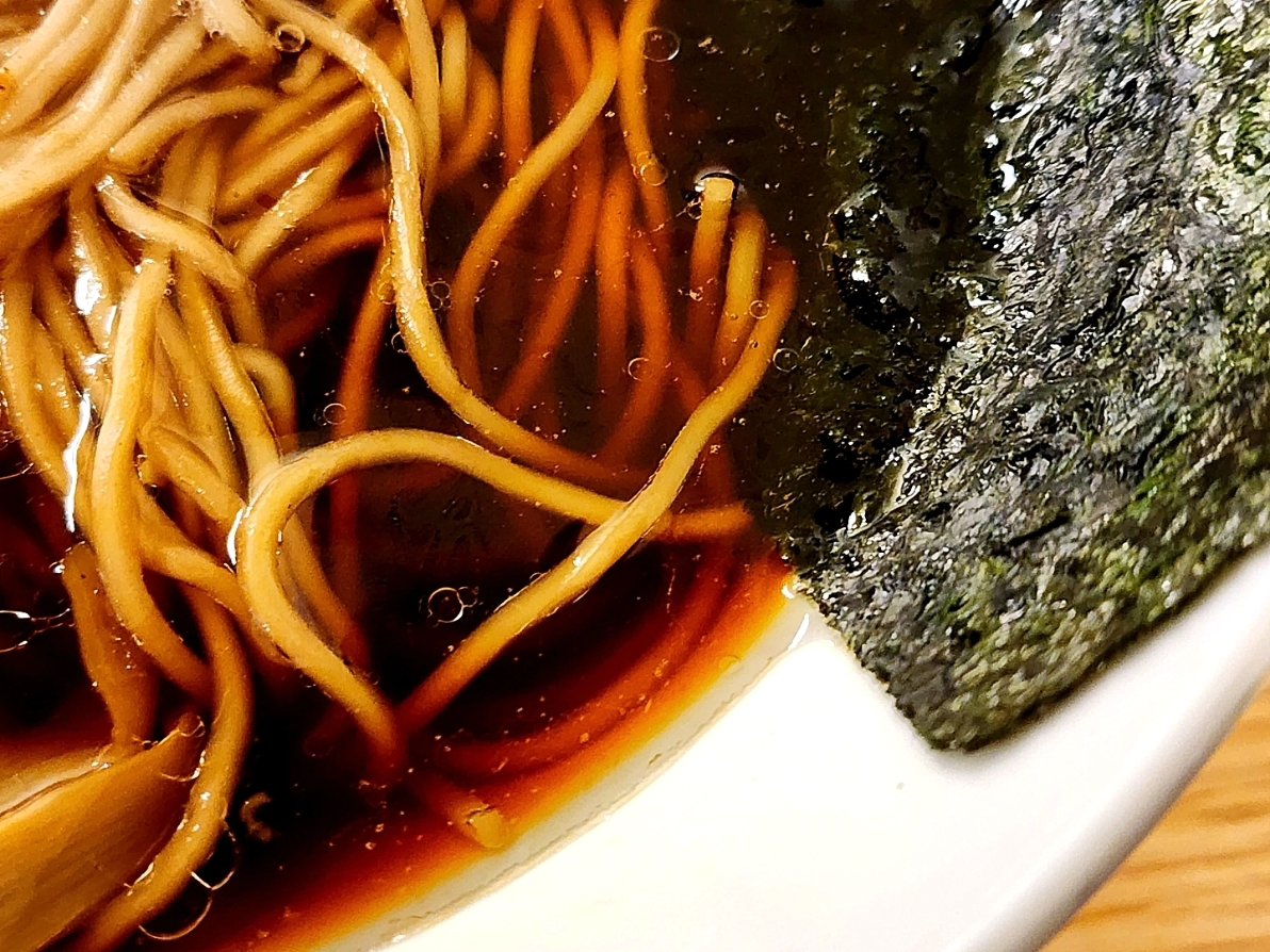 今日は久しぶりにラーメンを食べマシた。 中華そば鶴亀 【 極 】☆ 煮干しそば・たまり ♪ ブログ→ ameblo.jp/kenkenken-g/en… #中華そば鶴亀 #煮干しそば #極 #たまり #大盛り #出汁の旨味ハンパない #二郎の後なのに完飲完食 #最アンド高 #最アンド幸 #鶴亀 #千歳市の美味しいラーメン #燃えるぜ