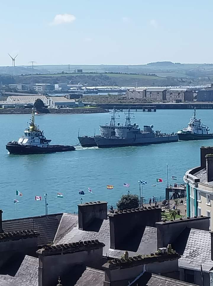 Thanks to all sailors, women and men who served on <a href="/naval_service/">Irish Naval Service</a>  P41 andnP42 ! Great ships @ultanfinegan <a href="/mikebrunicardi/">Mike Brunicardi</a> <a href="/r_debarra/">Ruairí de Barra</a> <a href="/FanningGrace/">Grace Fanning</a> <a href="/DmCahalane/">Donnchadh Cahalane</a> <a href="/studonaldson1/">Stuart Donaldson</a> <a href="/Aonghus_M/">Aonghus🇮🇪</a> <a href="/BerryCathal/">Cathal Berry</a> <a href="/LESamBeck61/">L.É. Samuel Beckett</a> <a href="/Cheoinin/">Mairéad Ní Cheóinín</a> <a href="/defenceforces/">Óglaigh na hÉireann</a> <a href="/EddieOHalloran1/">Eddie O'Halloran</a> <a href="/ConorHogarty/">Conor Hogarty</a>