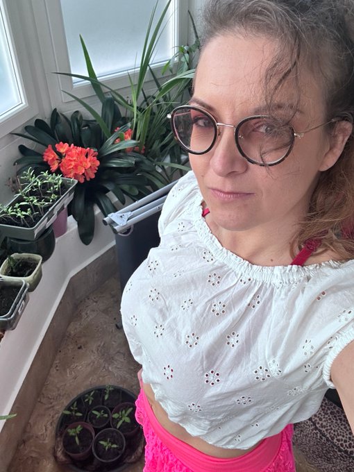 Coucou 👄 bon lundi 😁 https://t.co/4ll1gw2NUu