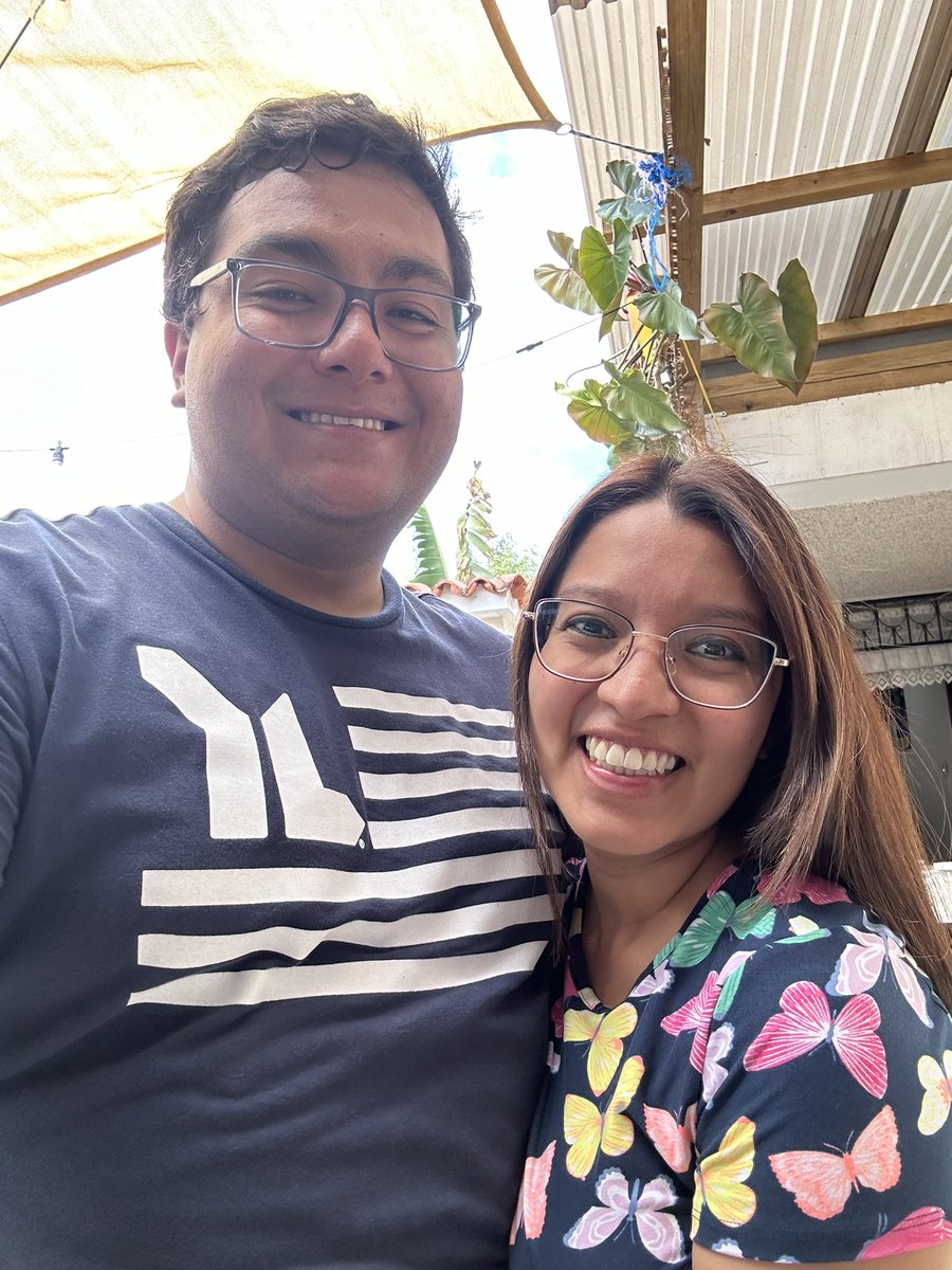 manuelrueda6's tweet photo. Vengo a presumirles al amor de mi vida y a la cumpleañera más linda del mundo @aixcot04 https://t.co/8qY84DGx6F