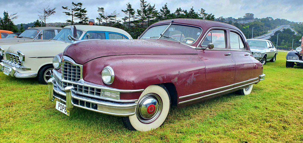 000_three's tweet photo. damn id love a shabby packard

...in back to the future marty kisses his mum in a convertible version of this model
#StraightEight https://t.co/CXteYECbUS