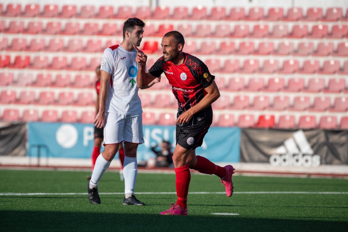 📰 Match Report ⚽️ @Juanfri_9 scored four goals in our 10-1 win over @Man62FC last night to remain two points clear at the top 👉 lincolnredimpsfc.co.uk/Matchreport.as…