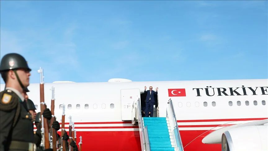 Erdoğan Irak'a gitti 🔴Günübirlik ziyareti kapsamında Bağdat'ta Cumhurbaşkanı Abdullatif Reşid ve Başbakan Sudani ile görüşecek Erdoğan, Bağdat'tan Erbil'e geçecek. nupel.tv/erdogan-iraka-…