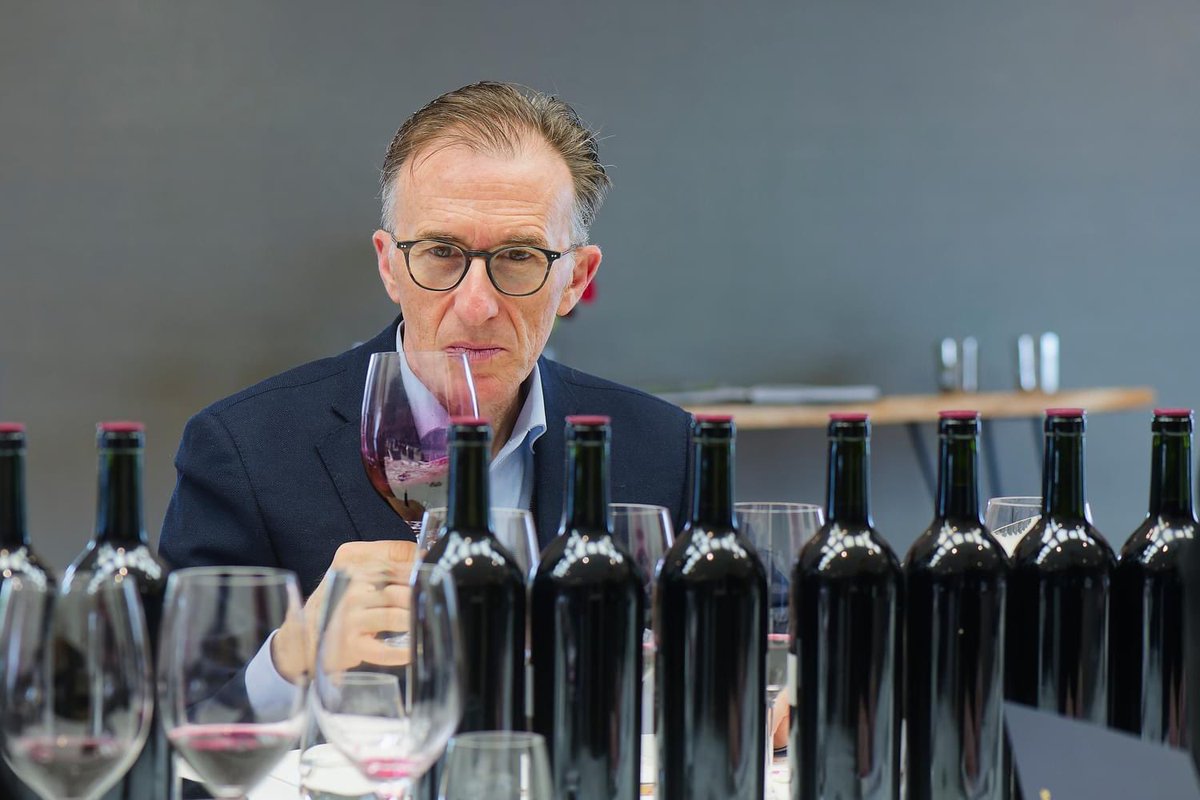 Great step by Château Angélus to set up an external tasting committee to evaluate the vintage en primeur and discuss different blending scenarios.

#paolobasso #chateuangelus #tasting #wine
