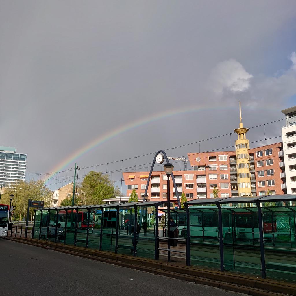 Een mooi begin van de week. 🌈

#regenboog #rainbow #arcenciel #Rijswijk #ov