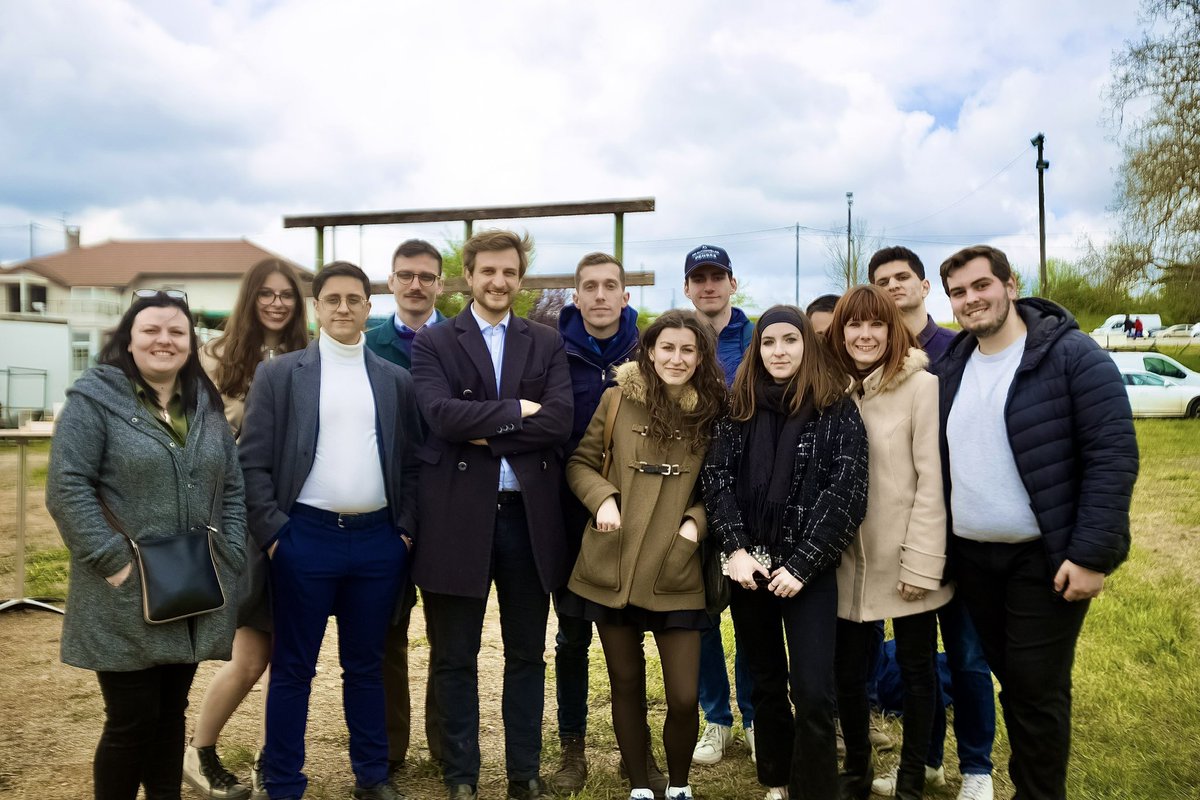 🔵 Quel plaisir d’accueillir @J_Bardella dans notre région ! Merci à l’ensemble de nos adhérents d’avoir fait le déplacement chez nos amis Isérois. #VivementLe9Juin