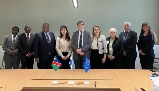 Highlight of last week was the visit of Deputy ED @SabineBohlke , @MIRCO_NAMIBIA ! With State Secretary @jukka_salovaara in the lead we discussed current foreign policy issues and possibilities to deepen further our cooperation e.g. in circular economy, mining & education 🇫🇮🇳🇦 🇪🇺