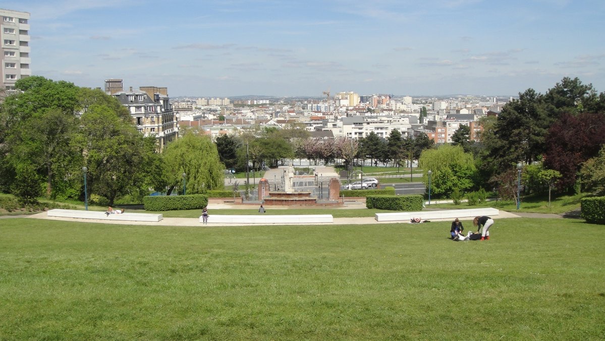 Paris19e's tweet photo. Du 29 avril au 29 septembre 2024, Le parc de la Butte du Chapeau Rouge ouvrira 1h plus tôt afin, notamment, de favoriser la pratique du sport !

Ouverture en semaine à 7h et à 8h en week-end. https://t.co/N4HpnRk8uv