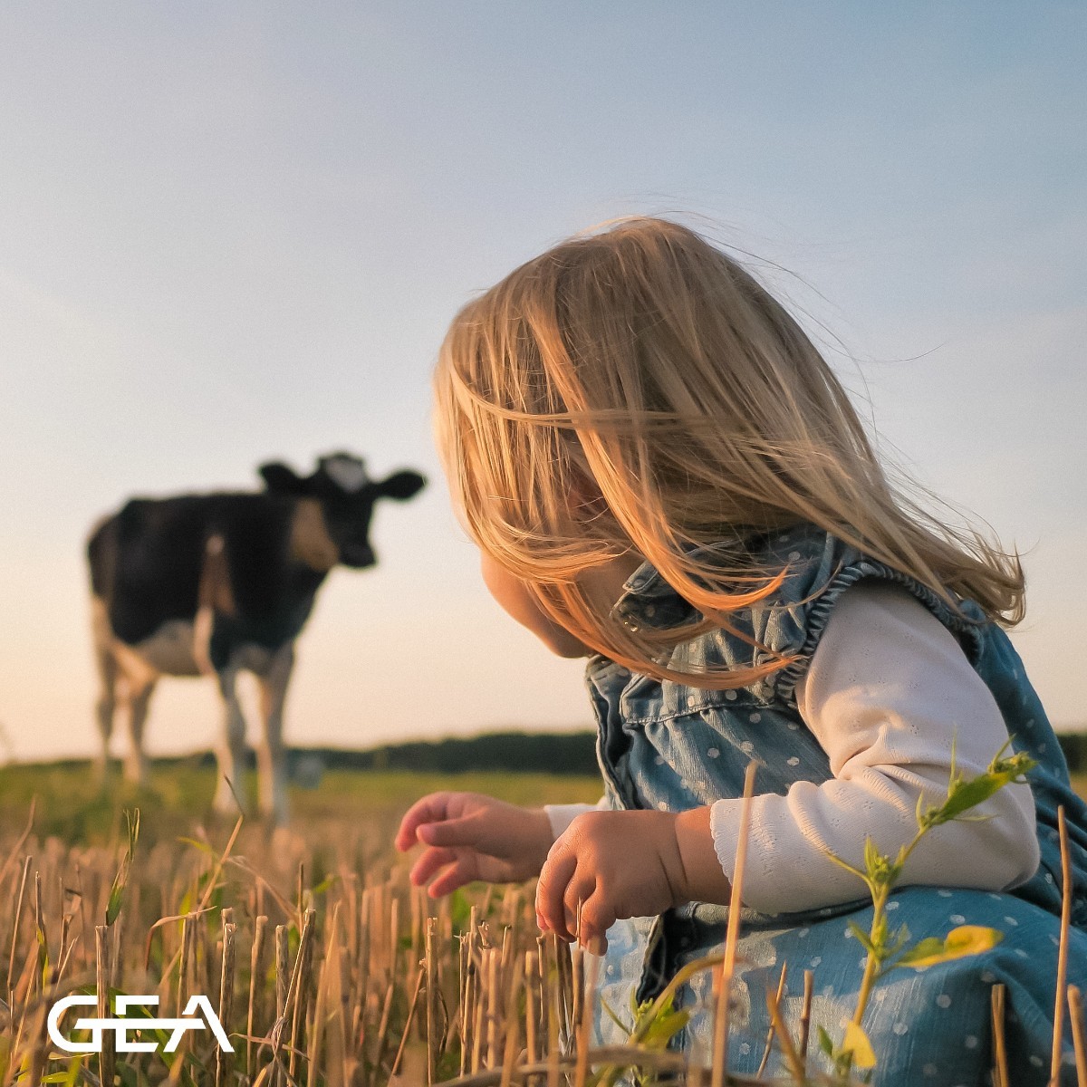 "Happy International Mother Earth Day!🌍" 
On this day dedicated to our precious Earth, let's recommit ourselves to protecting and preserving the environment for generations to come. Together, we can make a difference! 

#InternationalMotherEarthDay #SustainableFarming #TeamGEA