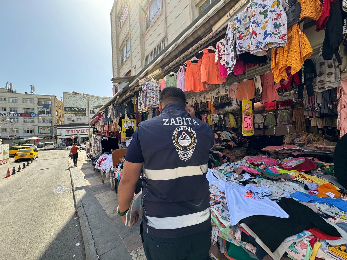 Zabıta Müdürlüğümüze bağlı ekiplerimizce gerçekleştirilen rutin kaldırım işgali denetimlerimiz aralıksız bir şekilde sürüyor.