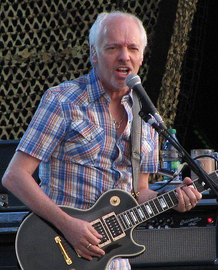 Happy Birthday to Peter Frampton. Born this day in 1950 in Beckenham,Kent. English singer songwriter. He was previously associated with The Herd and Humble Pie. Frampton has worked with George Harrison and his friend David Bowie. Many happy returns Peter #PeterFrampton 🎂🎸