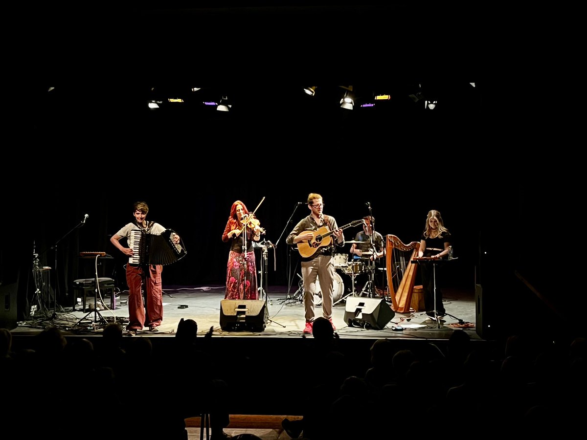 A fabulous evening last night @AldeJubileeHall @kathryntickell & #TheDarkening playing great foot tapping folk music & wonderful clog dancing from @amyaccordion