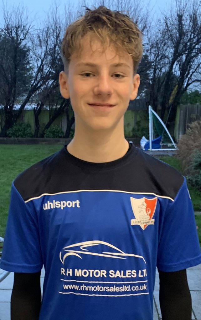 AlexBennettUK's tweet photo. A satisfying 4-0 win for @longlevensafc u15 (CYFL) against BC Rovers. Only 1 sub on a hot day but they stuck to it well and played some great football. A hat trick for MOM Theo and a lovely left footed strike from Max completed the scoring 👍🏼⚽️🔵⚫️ https://t.co/qua9ALoPdq