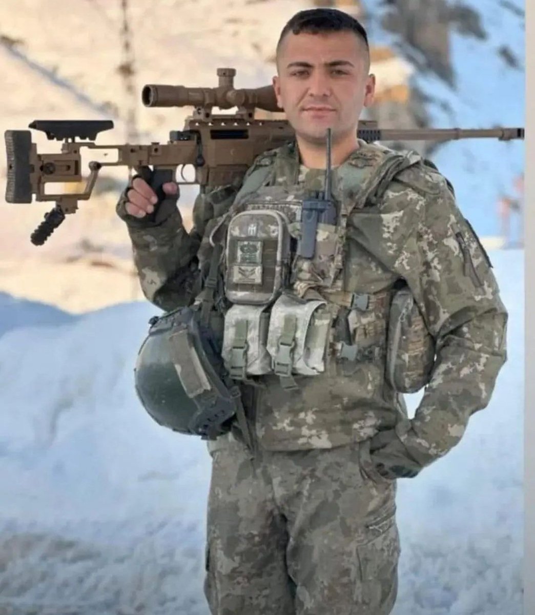 Kuzey Irak'ta görev yapan Hatay Kırıkhanlı kahraman askerimiz Uzman Çavuş Uğur Sazağan şehit oldu.

Allah Rahmet, ailesine ve sevenlerine sabr cemil versin. Mekanı cennet olsun.

Milletimizin başı sağolsun 
#Şehidinvartürkiye