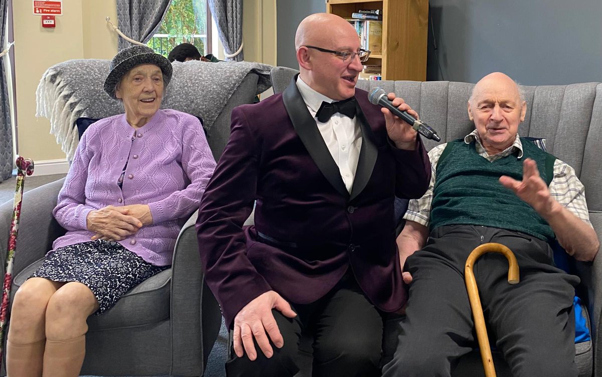 BorrageHouse's tweet photo. It was great to sing along with Ukulele Henry 🎤 https://t.co/v7tLJbMq7N
