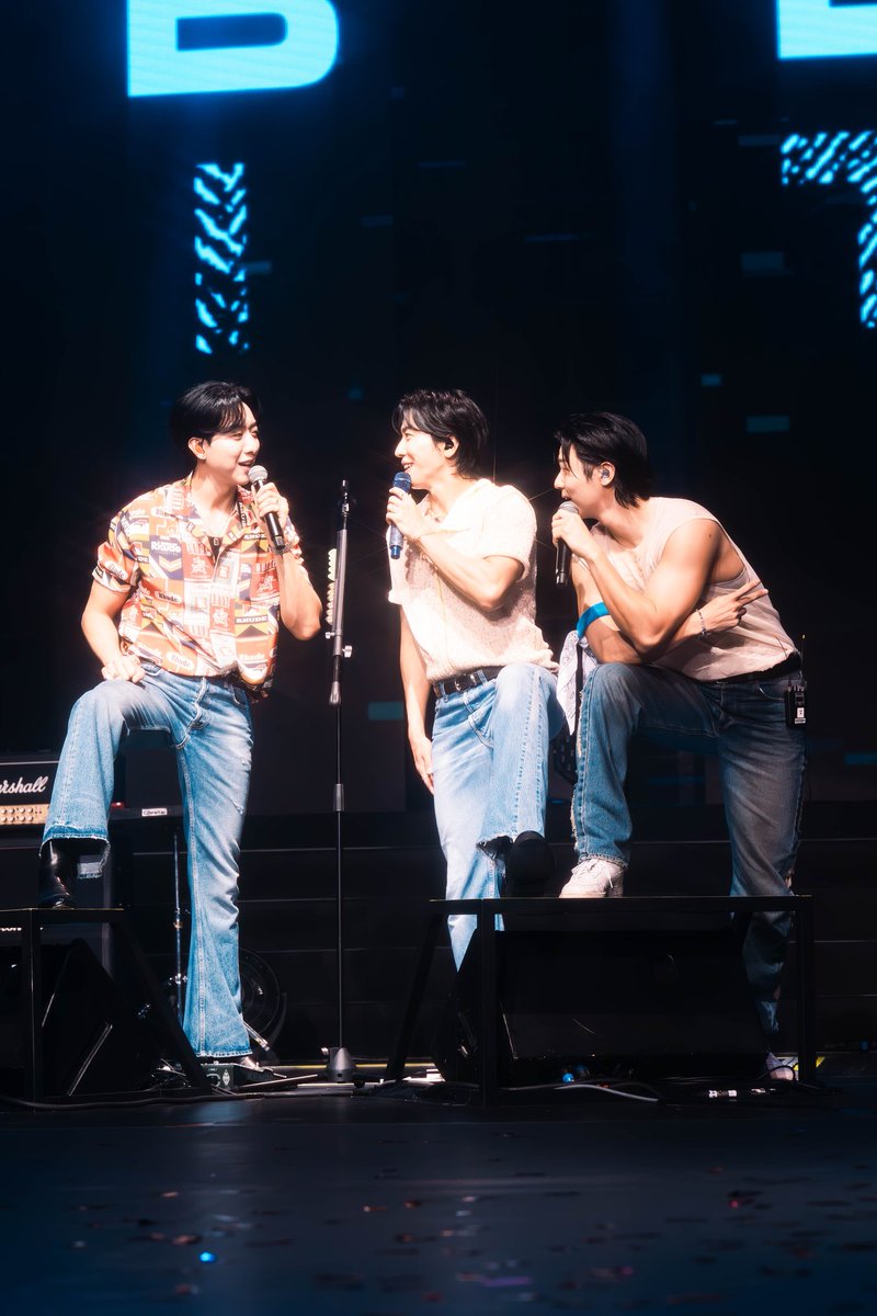 UniUjinent's tweet photo. 2024 CNBLUE LIVE 'CNBLUENTITY' IN KUALA LUMPUR 

열정과 열기로 꽉 채운 무대 🤘🔥

#CNBLUE #씨엔블루 #CNBLUENTITY #BOICE
#JungYongHwa #KangMinHyuk #LeeJungShin
#CNBLUEinKL #CNBLUE_ASIA_TOUR
#2024_CNBLUE_LIVE_CNBLUENTITY #Malaysia
#FNC #UJINent #Hitmaker #lofientertainment https://t.co/G11A2Rov78