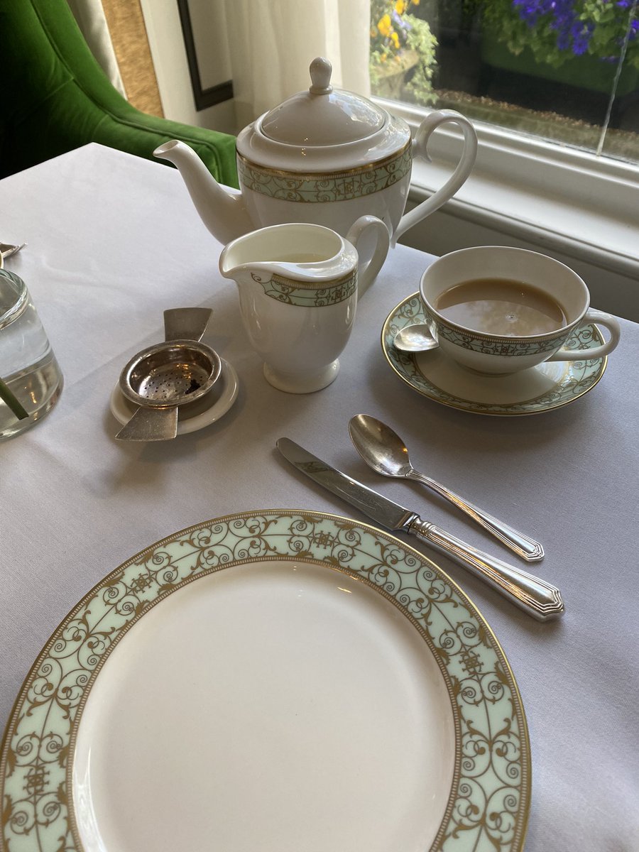 lisatriple3's tweet photo. @Grosvenor_House Thankyou for a fab Rosebud afternoon tea on Saturday. Valentino and team were superb. @GylesB1 I love the Rosebud podcast and your recommendation for tea was a perfect place to celebrate my 70th birthday with my dear friend Tracy @WorldClassWCS https://t.co/ZroOQGfKEW