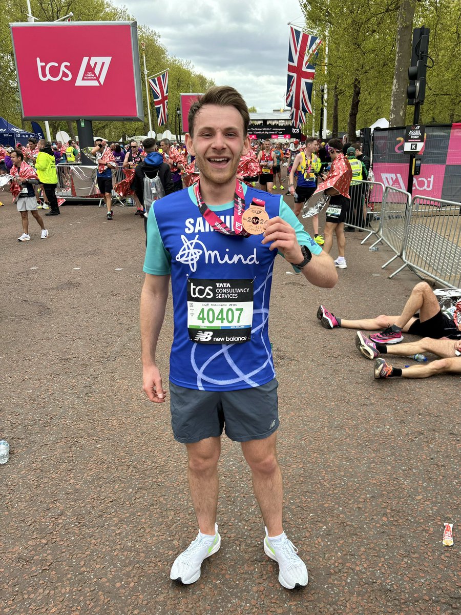 SamuelMundell's tweet photo. 🎉 03:02:21 🎉 London Marathon COMPLETE 🏃‍♂️

Hardest thing I have ever done. But I’m ecstatic about that time! An amazing experience, electric atmosphere, the best supporters. Most importantly, over £2900 raised for @MindCharity 💙 
Thank you so much for all the support #TeamMind https://t.co/o8s6btqOEY