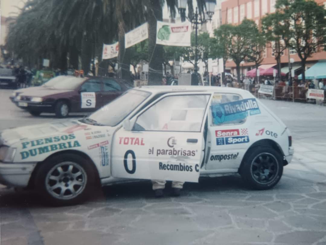#HistoriadeGalicia
13 Rali Ria De Noia.(A Coruña).
13/Abril/1996.
Coche 0.
Manuel Senra.
Peugeot 205.
