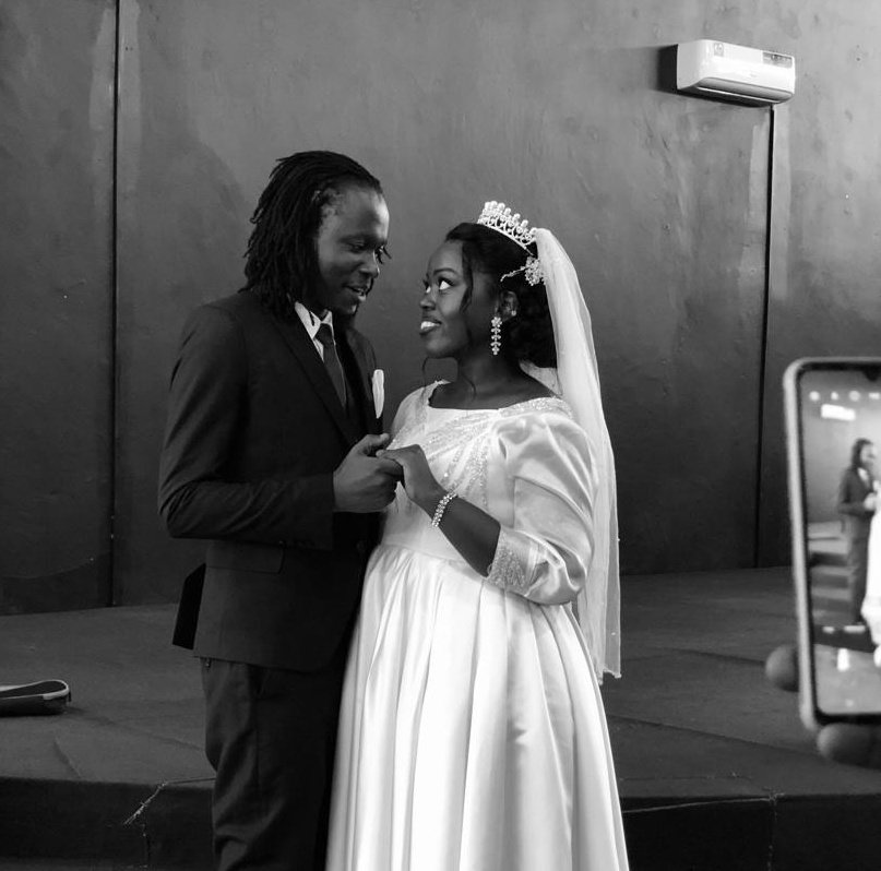 SnrBlackmanJoe's tweet photo. And so the Lion found his Empress under the Light of God. Selah❤️🙏🏿 https://t.co/mQNNzeyswA