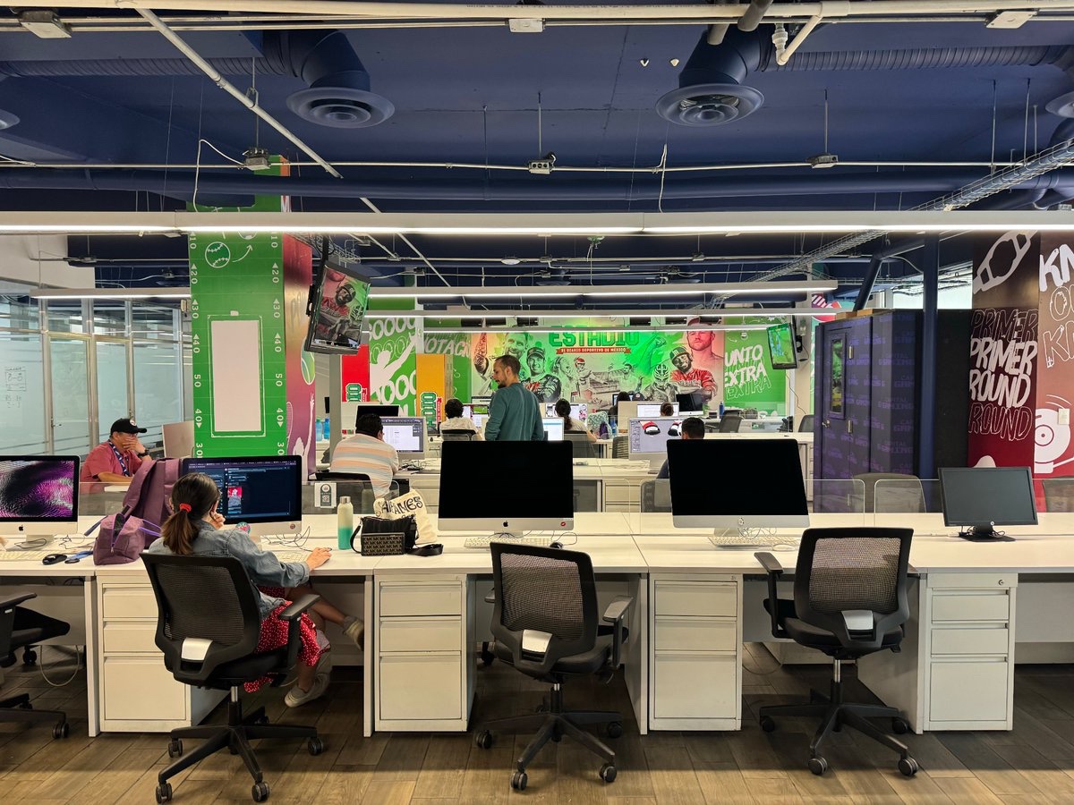 MobileStreams's tweet photo. Great to see massive progress in the Estadio offices! Thanks to the whole team. #mos #growth https://t.co/UeGN8Tn2Is