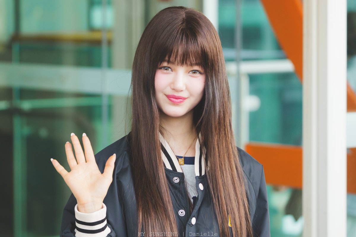 BH_Fortherecord's tweet photo. 240422
ICN

You look like a princess 👸🏻

💛☀️💛

#NewJeans #뉴진스 #다니엘 #DANIELLE 
@NewJeans_ADOR @NewJeans_twt https://t.co/DVutIILIz0