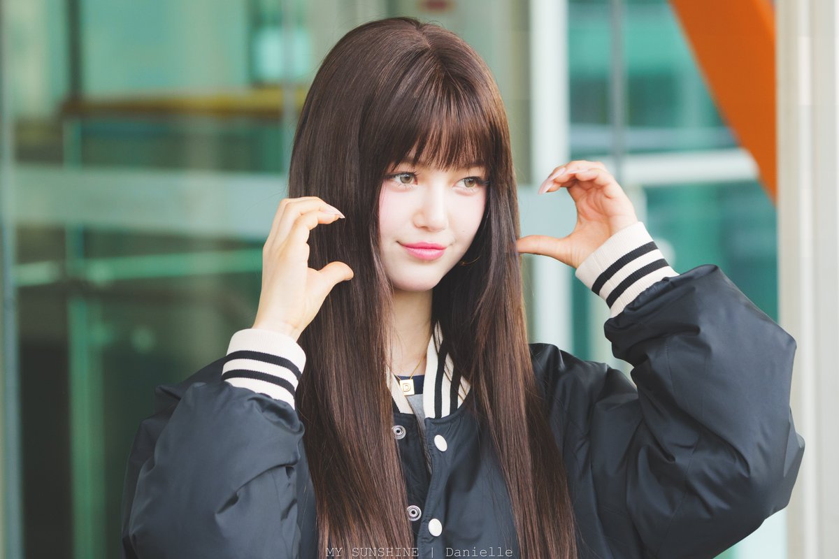 BH_Fortherecord's tweet photo. 240422
ICN

You look like a princess 👸🏻

💛☀️💛

#NewJeans #뉴진스 #다니엘 #DANIELLE 
@NewJeans_ADOR @NewJeans_twt https://t.co/DVutIILIz0