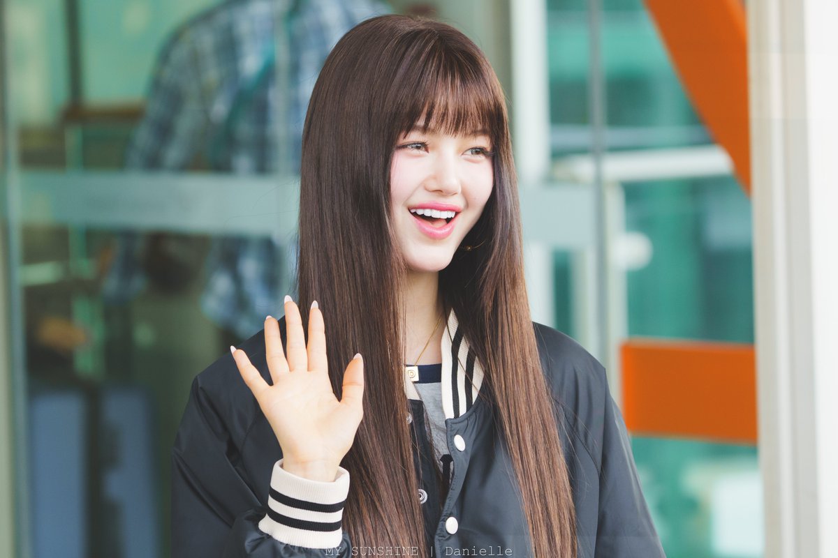 BH_Fortherecord's tweet photo. 240422
ICN

You look like a princess 👸🏻

💛☀️💛

#NewJeans #뉴진스 #다니엘 #DANIELLE 
@NewJeans_ADOR @NewJeans_twt https://t.co/DVutIILIz0