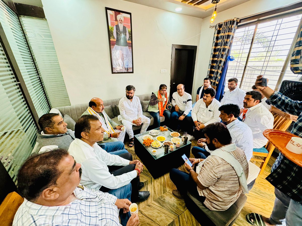 TirthwaniSanjay's tweet photo. जबलपुर कैंट विधायक, आदरणीय श्री @Ashokrohanibjp  जी का मैहर आगमन पर स्वागत..!

#SanjayTirthwani #Sanjay4Satna #AshokRohani
#Jabalpur #bjp4mp #bjp4india https://t.co/Q9OavPHEFk