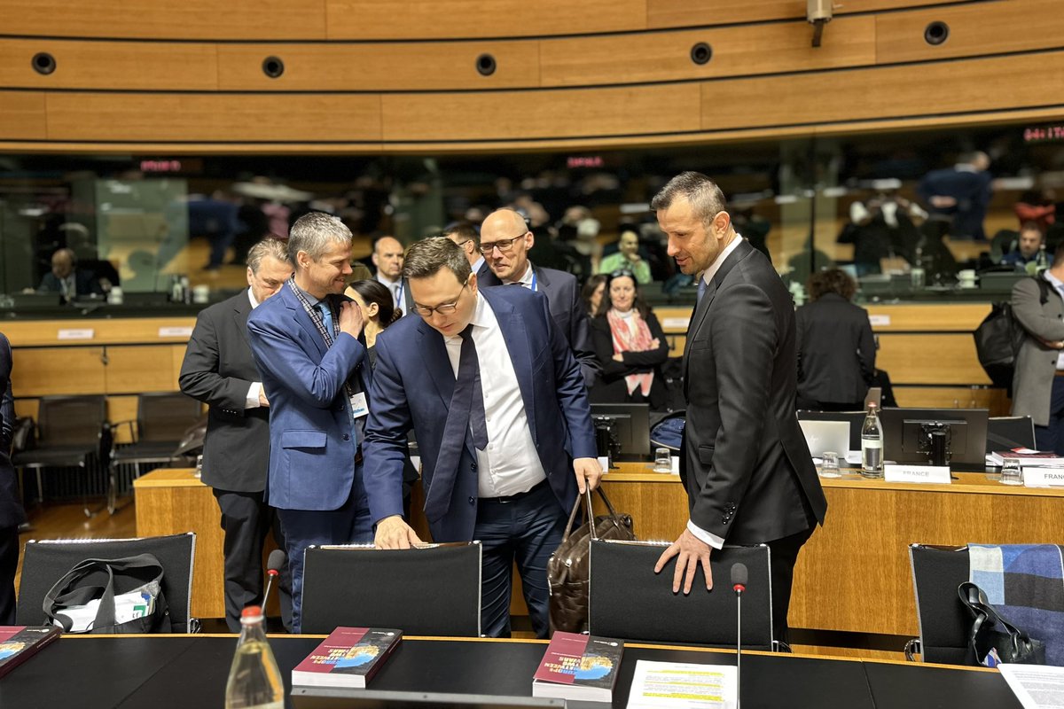 Already the fourth #FAC 🇪🇺 this year but only the first in Luxembourg! On the agenda of Minister @JanLipavsky? 👉 Military support for Ukraine (along with @ObranaTweetuje), 👉 Middle East situation escalated by the Iranian attack, 👉 The humanitarian crisis in war-torn Sudan.