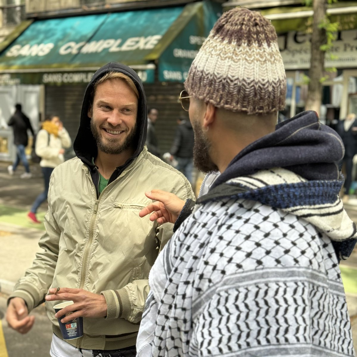 Dimanche 21 avril à l’initiative du collectif @Marche_21Avril, plusieurs milliers de personnes se sont élancées depuis Barbès direction place de la République, contre « les racismes, l’islamophobie et pour la protection de tous les enfants » Une manifestation qui avait été