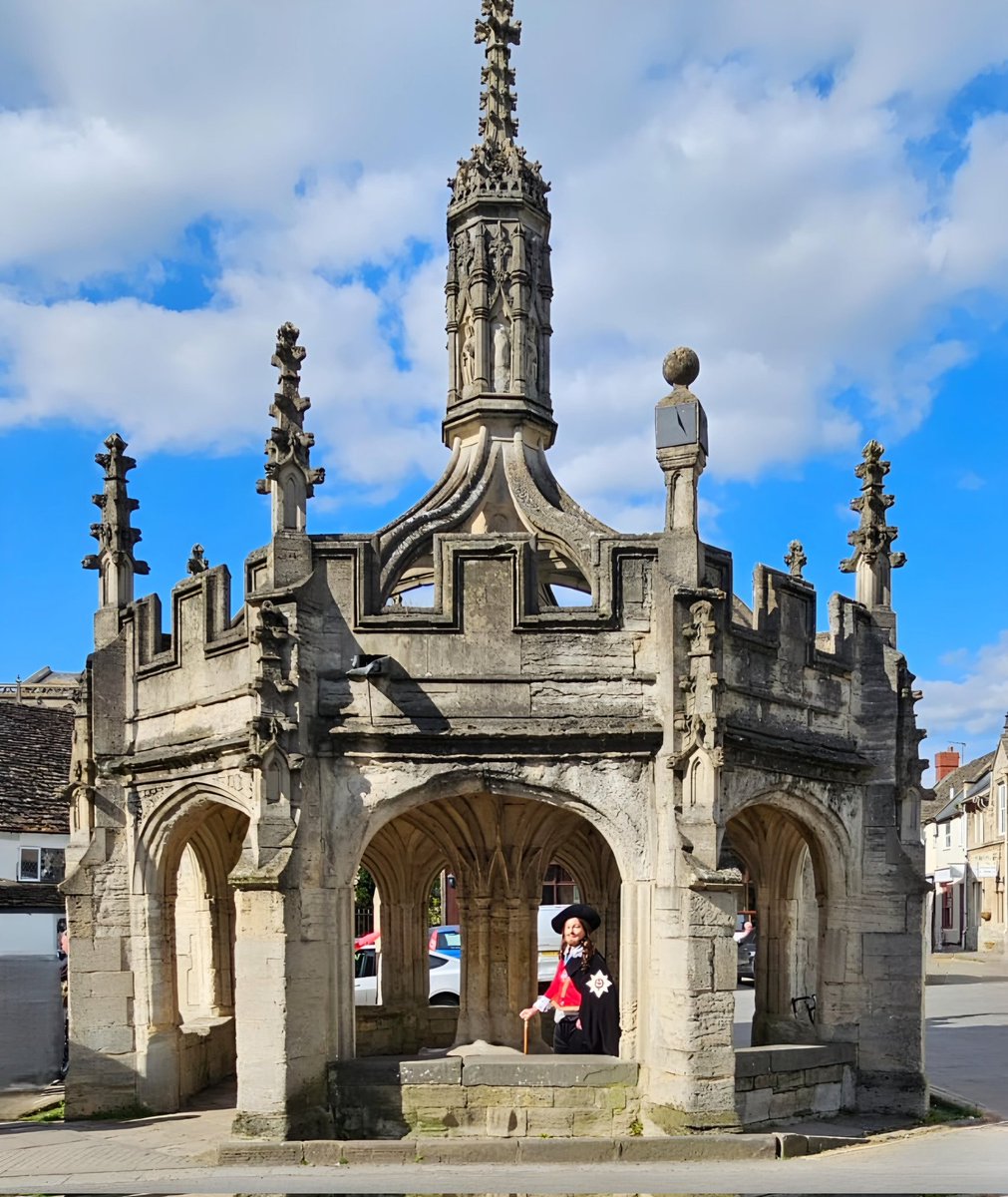 The Malmesbury Market Cross
is truly a majestic sight to behold.

Grade I listed, late 15th century and stands in the middle of the town. It bears a sundial which is remarkably accurate. 

#Malmesbury #Wiltshire #Cotwolds #History  #England #CharlesJ #KingCharles @MuseumAthelstan